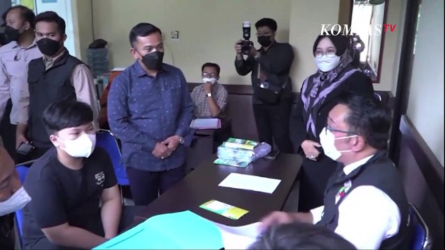 Ridwan Kamil Terbang ke Swiss Tanpa Atalia