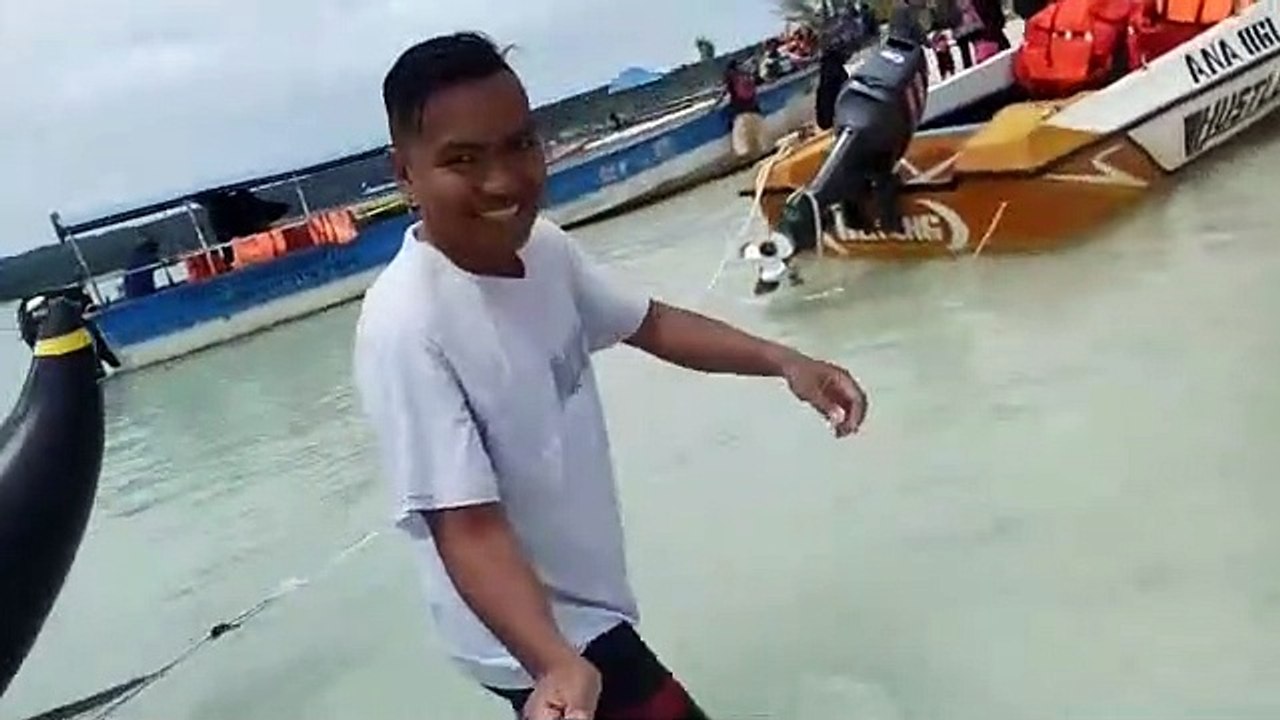 BERLIBUR KE PULAU BOKORI
