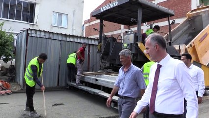 İnegöl Cerrah Mahallesi'nde 12 sokakta yol kaplama çalışmaları yapılıyor