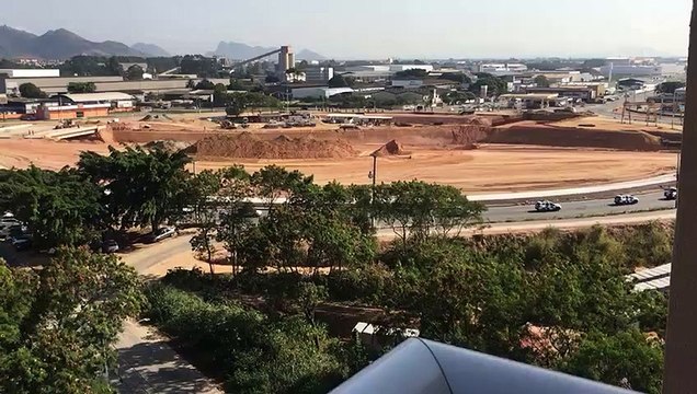 Viaturas passam em cortejo no local de acidente que matou soldado na Serra