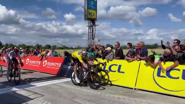 Critérium du Dauphiné 2022 - Wout Van Aert remporte au sprint la 5e étape et conforte plus que jamais son maillot jaune !