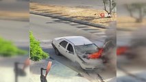 Eyüpsultan'da otomobil alev alev yandı