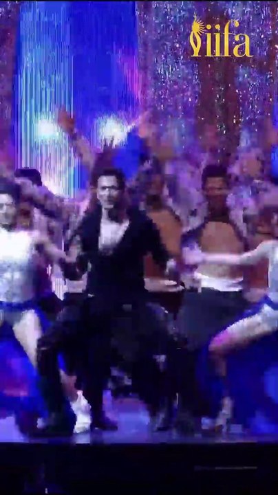 IIFA 2016 Hrithik Roshan's Performance