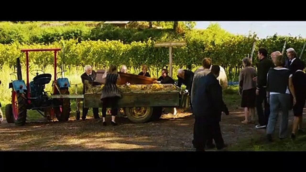 Die Kirche bleibt im Dorf Trailer DF