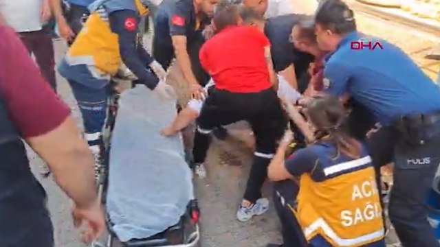 Esnaf kavgasını ayıran bir kişi yaralandı, bir kişi ise canlı yayın yaptı