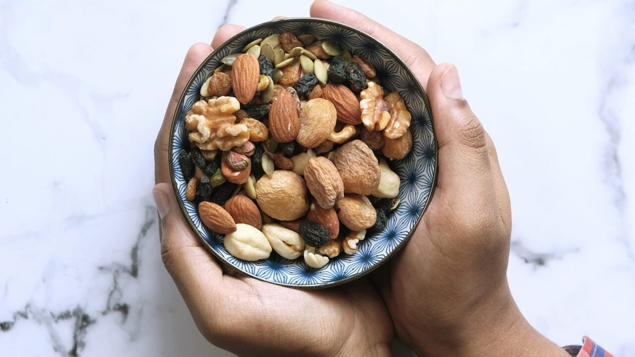 The 9 Smartest  Healthiest Snacking Tips to Follow Every Day  According to Nutritionists