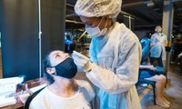 Médico faz alerta sobre aumento de casos de Covid-19 e recomenda máscara em ambientes fechados