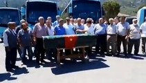 Mazot fiyatları nedeniyle zarar eden Özel Halk otobüsü şoförleri toplu taşımanın cenaze namazını kıldı
