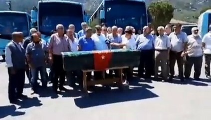 Mazot fiyatları nedeniyle zarar eden Özel Halk otobüsü şoförleri toplu taşımanın cenaze namazını kıldı