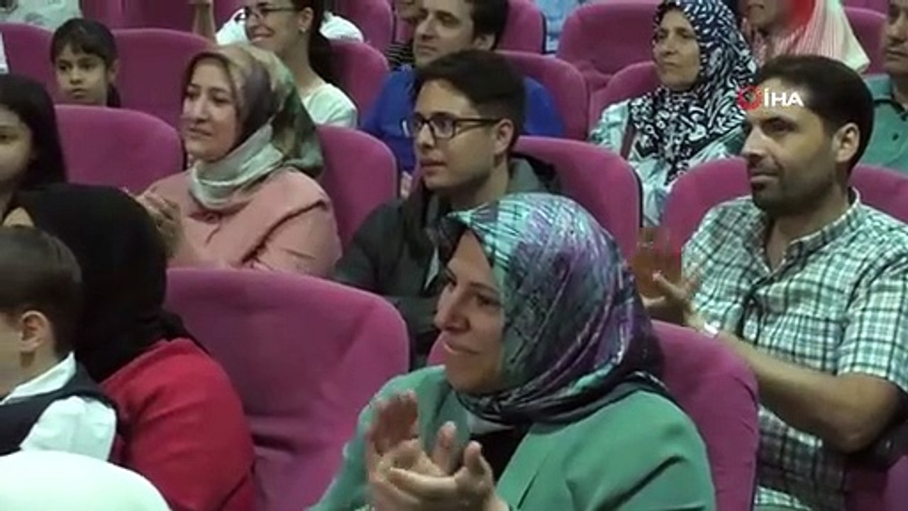 Altınyıldız İlköğretim Okulu öğrencileri yıl sonu gösterisi düzenledi