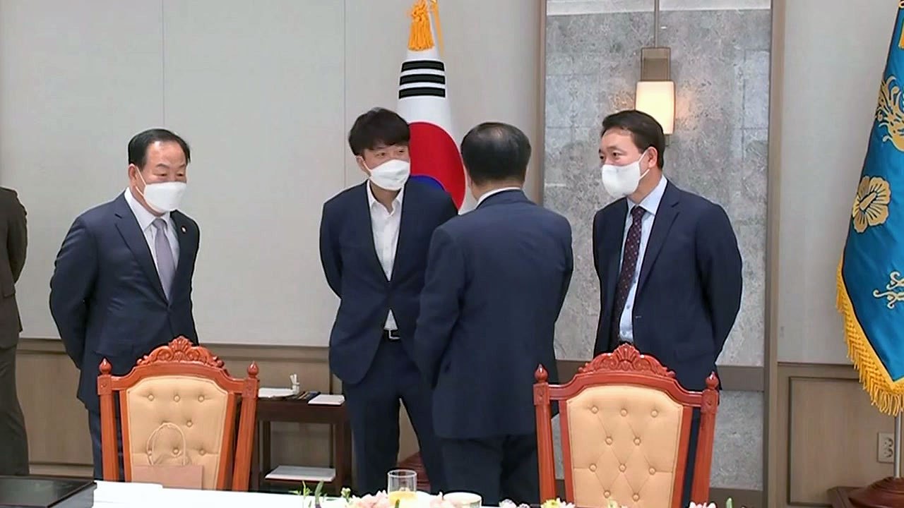 [뉴스큐] '민들레' 두고 국민의힘 내홍?...민주당, 닻 올린 '비대위' / YTN