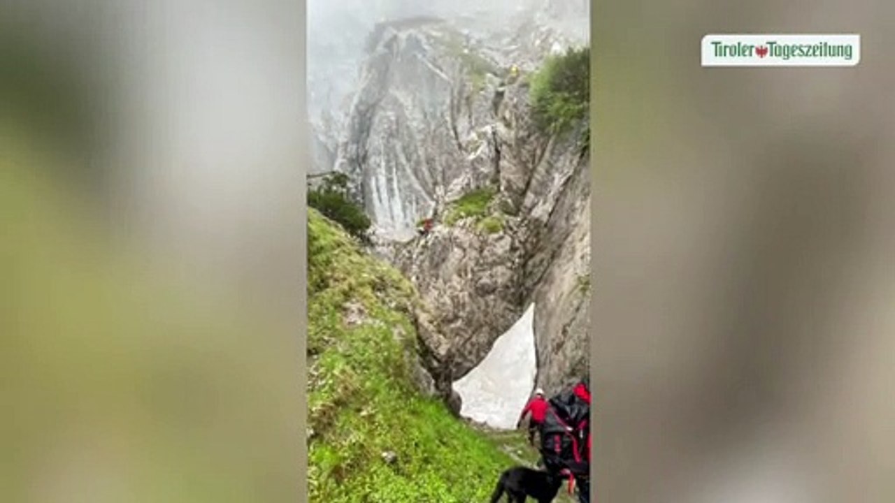 Kletterer unter Steinlawine begraben: Bergung im Kaiserbachtal abgebrochen