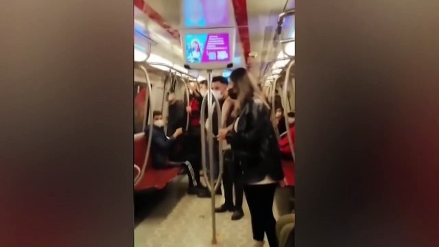 Kadıköy metrosundaki bıçaklı saldırgan tahliye edildi