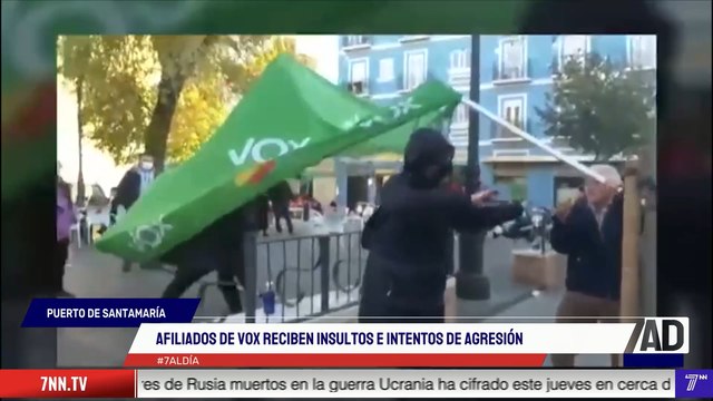 Afiliados de VOX reciben insultos e intentos de agresión en el Puerto de Santamaría