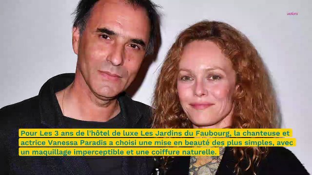 Vanessa Paradis, très naturelle au bras de son mari