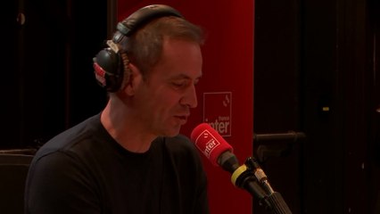 Kylie Minogue en mini-robe, la vie, quoi - Tanguy Pastureau maltraite l'info