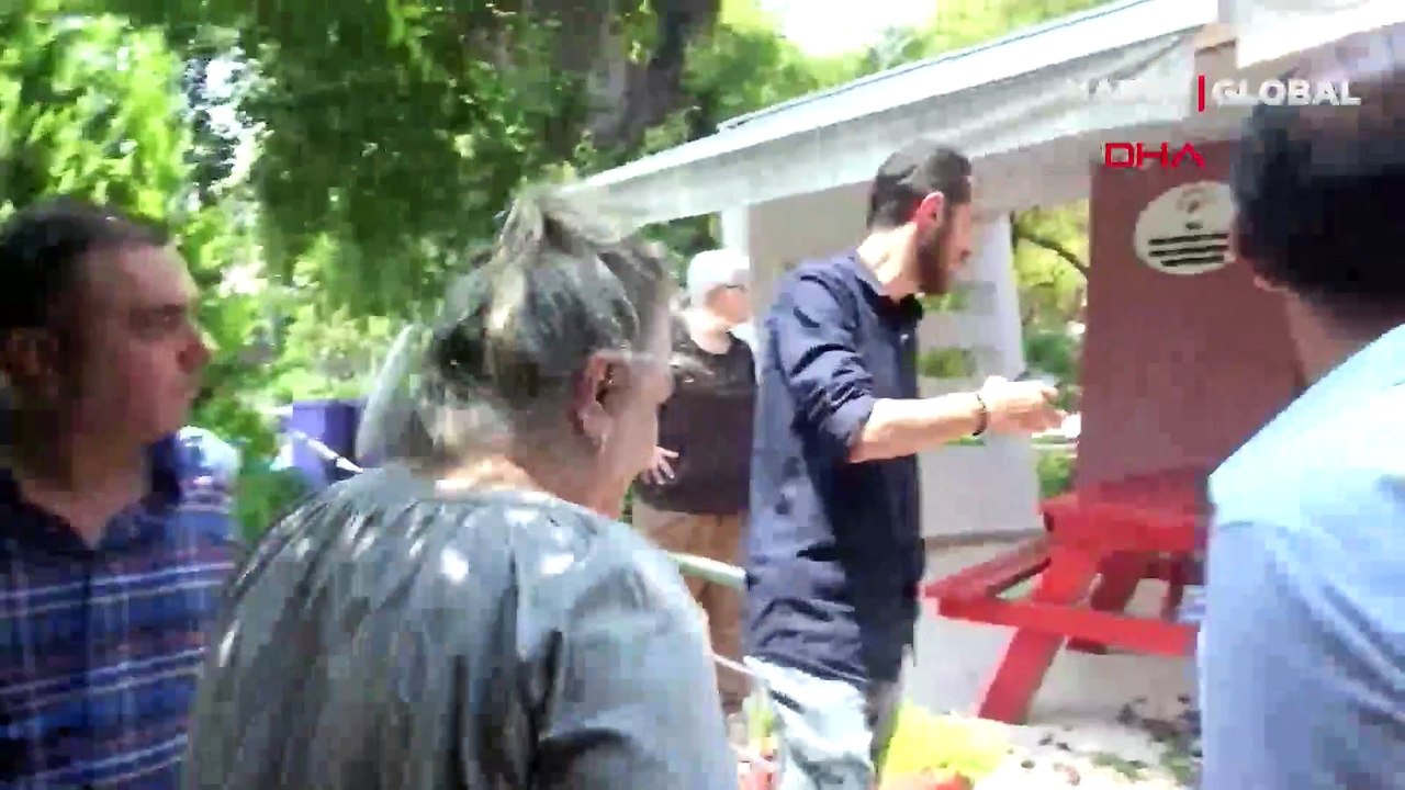 İstediği parayı alamayan şahıs, muhtarlığa idrarını yapıp ortalığı birbirine kattı!
