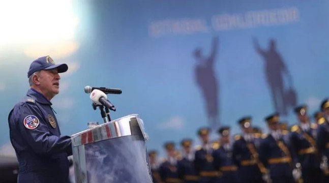 Bakan Akar'dan Yunanistan mesajı