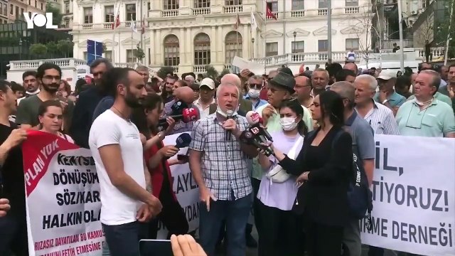 Fetihtepe Mahallesi sakinleri, Beyoğlu Belediyesi'nin önünde konuştu: Halkına düşman olan halk düşmanları ile mücadele ediyoruz