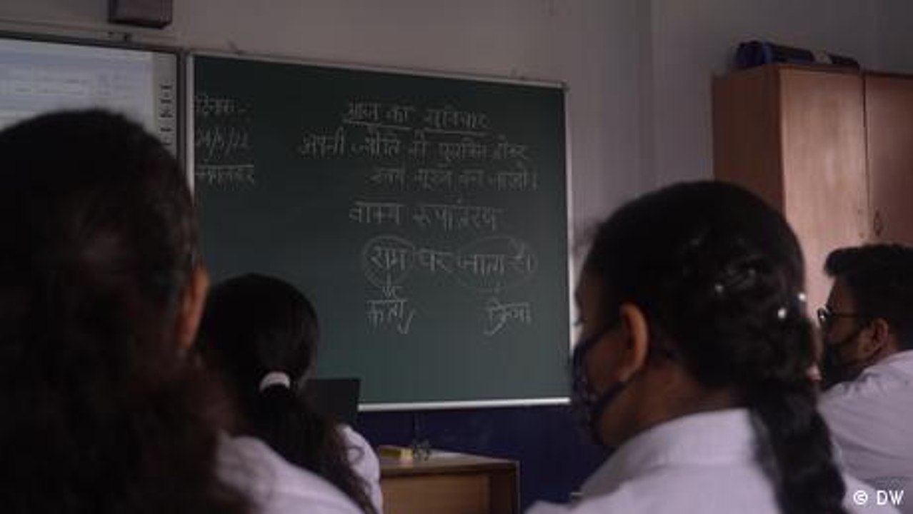 India: Why is a debate about Hindi polarizing the country?