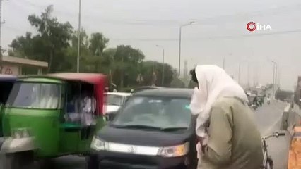 Pakistan’ı fırtına vurdu: 1 ölü, 8 yaralı