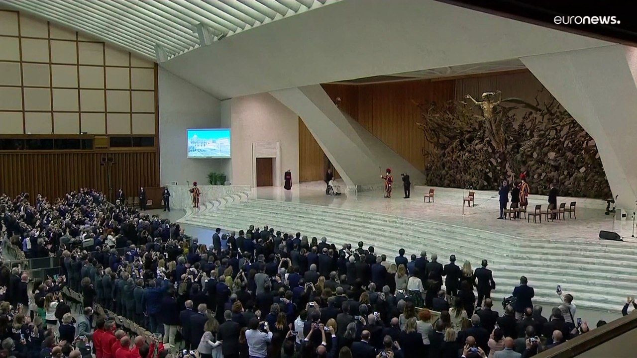 Knieprobleme: papst sagt afrika-reise ab