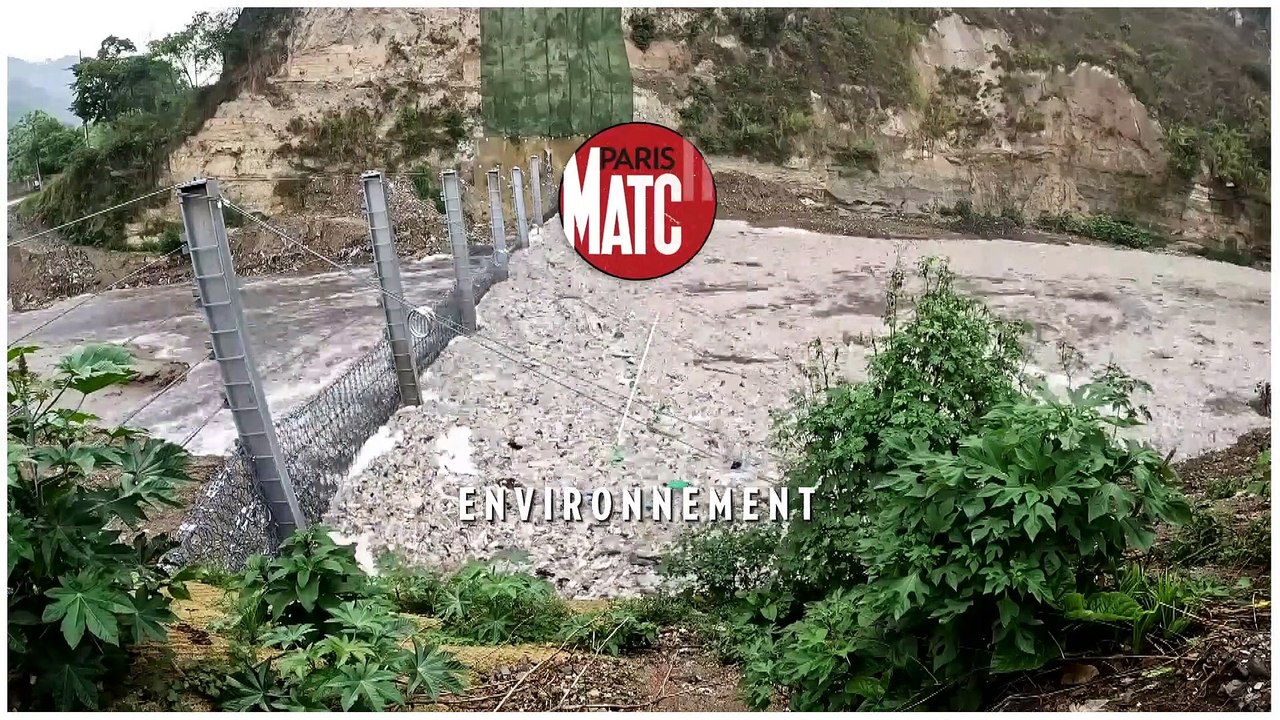 En vidéo, ils se battent contre une rivière de déchets au Guatemala