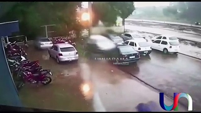 Câmeras flagram criminosos roubando malote e baleando funcionário de empresa