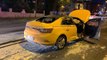Bahçelievler'de ticari taksi alev alev yandı