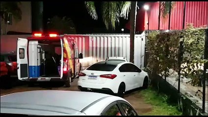 Rapaz de 28 anos fica ferido após sofrer queda de altura na Av. Brasil