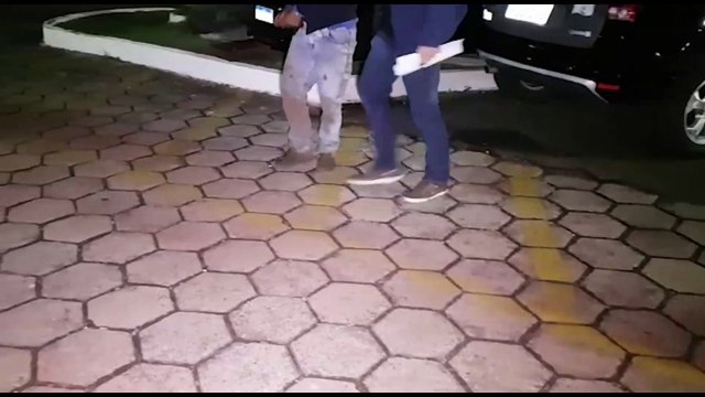 Homem é detido em Guaraniaçu e levado para delegacia de Cascavel