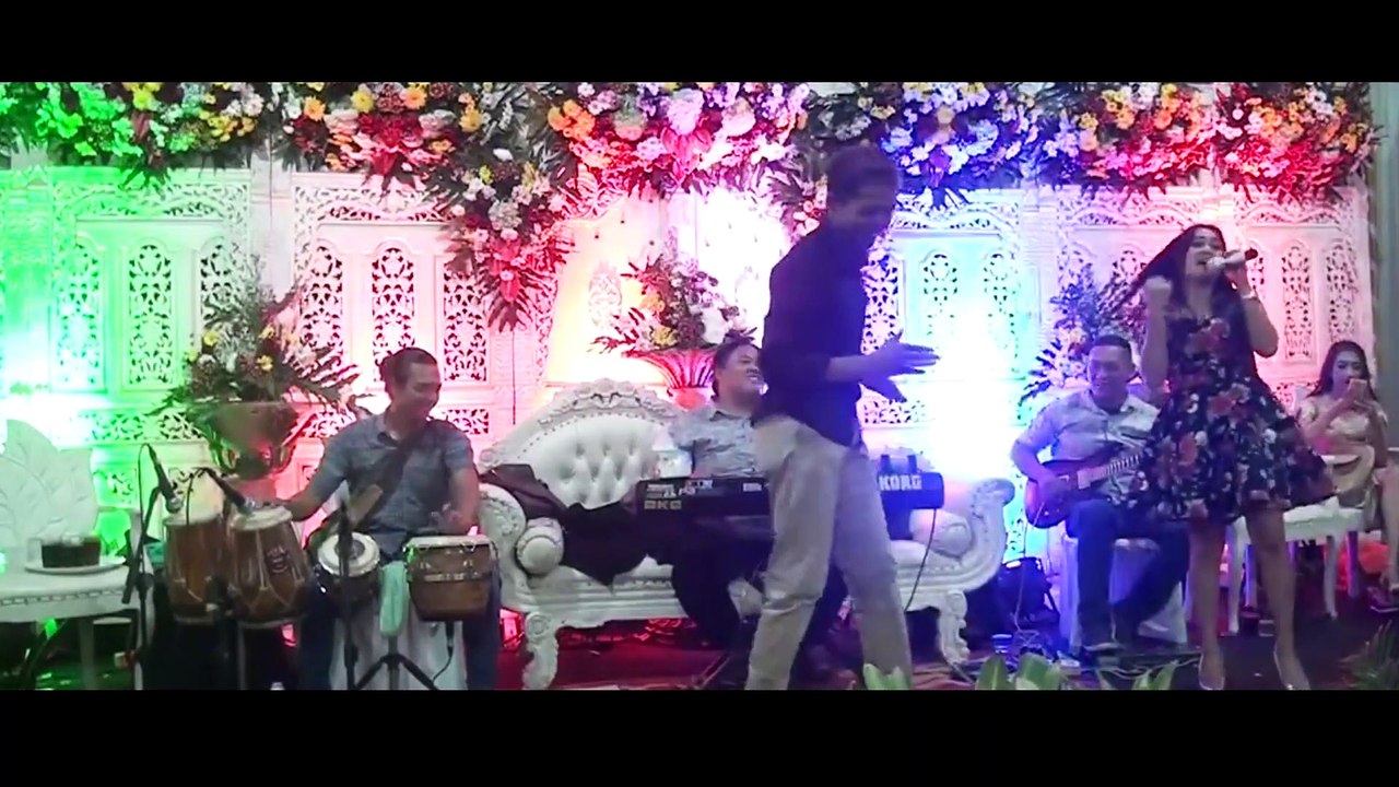 LAGU DANGDUT PENYANYINYA SAMPAI NGAKAK !!