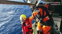 Força Aérea resgata tripulante de veleiro à deriva. Veja as imagens
