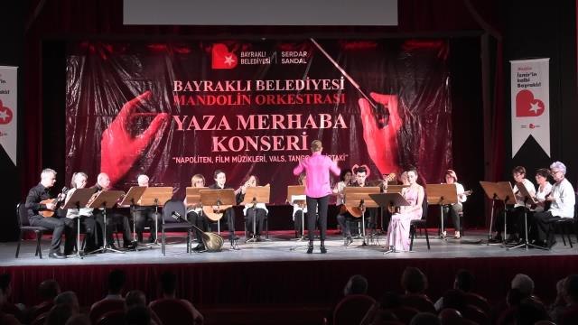 Bayraklı Mandolin Orkestrası, 'Yaza Merhaba' Dedi
