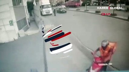 Motokuryeden minibüs bekleyen kadına taciz