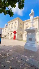 Weekend in Singapore River  -  Statue of Sir Stamford Raffles