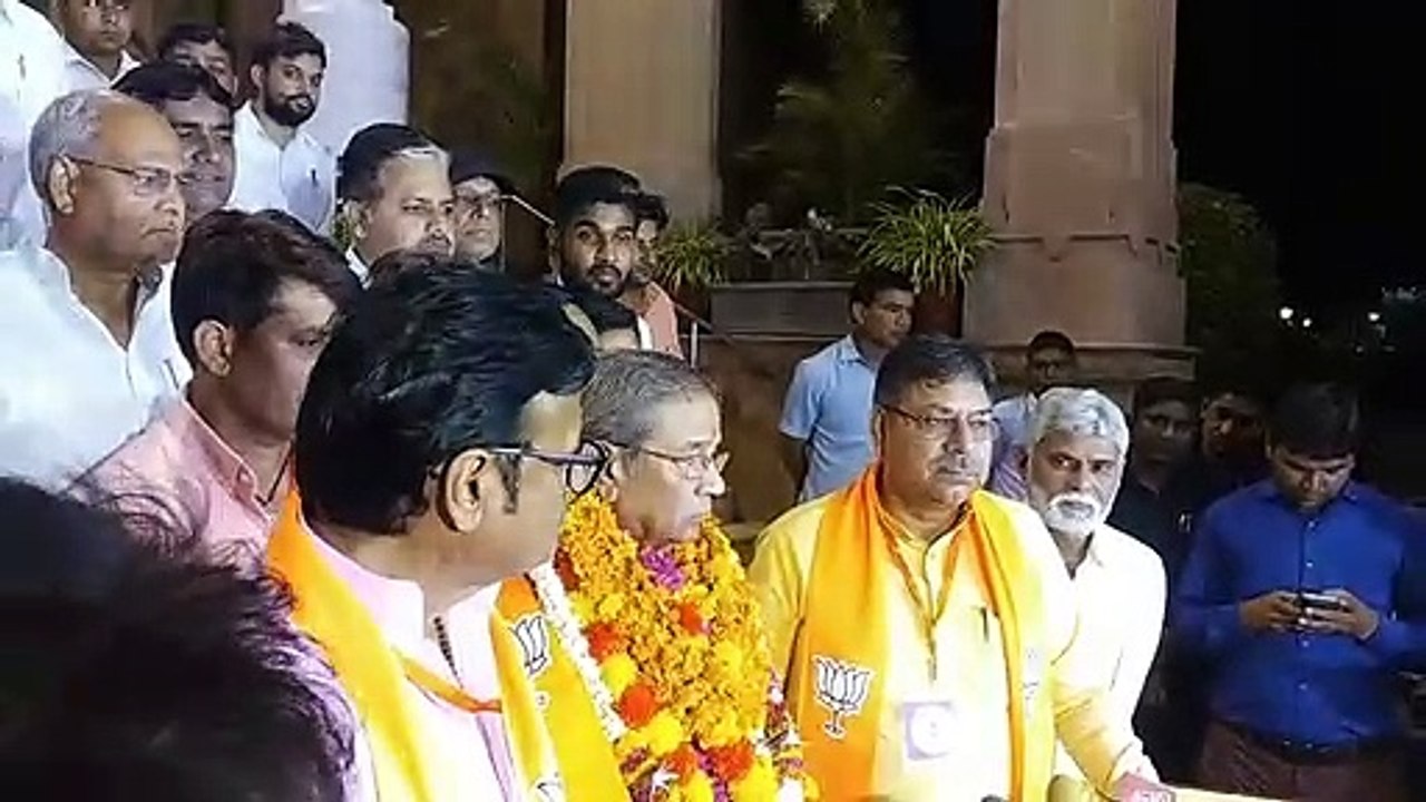 भाजपा की नहीं, कांग्रेस की बढ़ी 'शोभा'.. क्रॉस व...