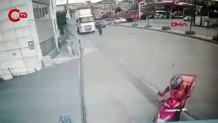 Gaziosmanpaşa'da minibüs bekleyen kadına fiziksel taciz