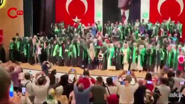 Gerici Yeni Akit, şimdi de Onuncu Yıl Marşlı töreni hedef aldı