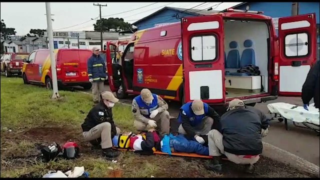 Casal fica gravemente ferido após acidente na Av. Rocha Pombo