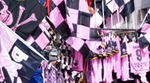 Palermo - Magliette e gadget falsi venduti davanti stadio: scattano sequestri (11.06.22)