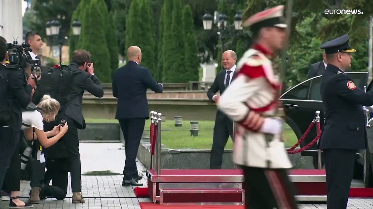 Шольц призвал начать переговоры о вступлении Се...