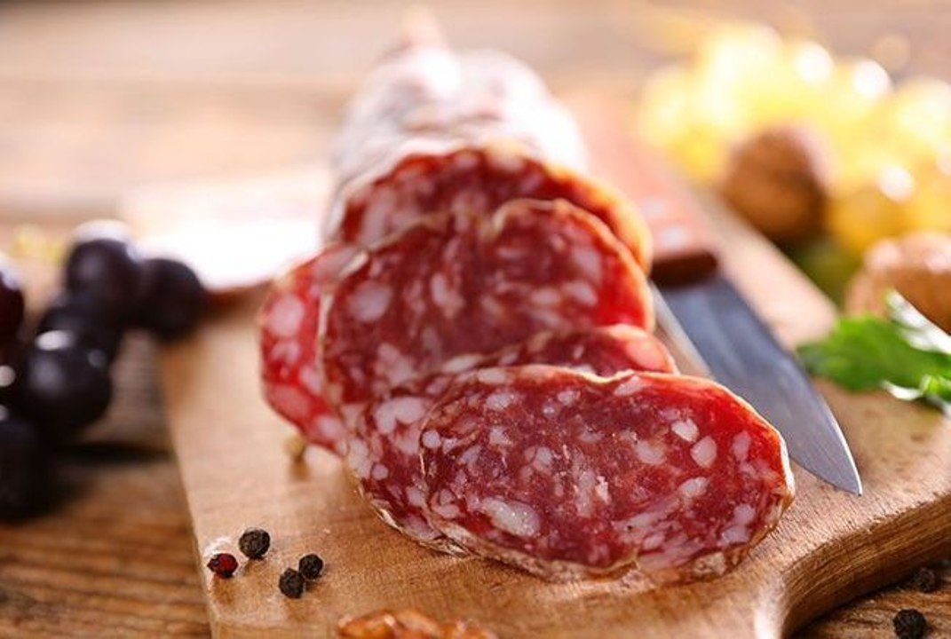 Rappel de produit : ce saucisson sec vendu chez Leclerc, Carrefour, Auchan et Intermarché ne doit pas être consommé car il peut contenir des morceaux de verre