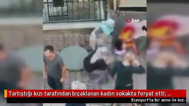 Kızı tarafından bıçaklanan kadın sokakta feryat etti: Allah rızası için ambulans çağırın