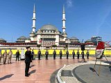Jandarmanın 183'üncü kuruluş yılında Taksim Cumhuriyet Anıtı'na çelenk bırakıldı