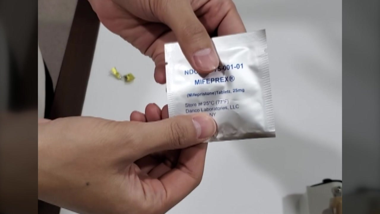 중국산 무허가 낙태약 밀반입·유통 일당 검거 / YTN