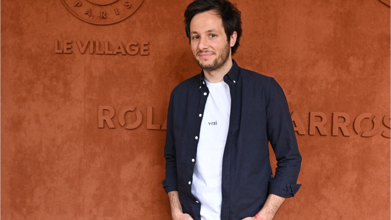 VOICI : Vianney : Eric Naulleau lui fait parvenir un "message très important" d'une fan, il lui répond