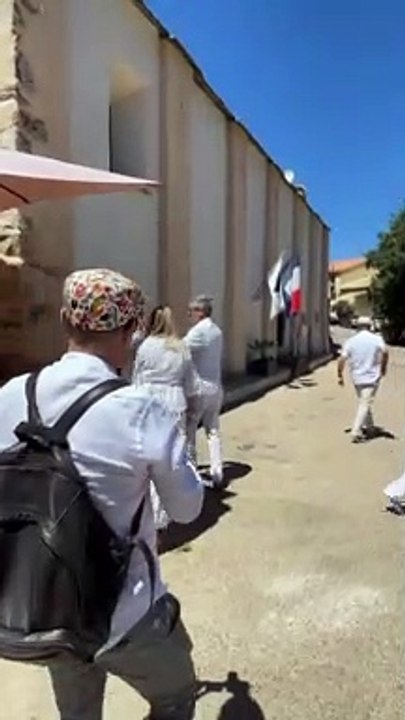 Christine Bravo sublime mariée en Corse avec son époux Stéphane Bachot, 11 juin 2022