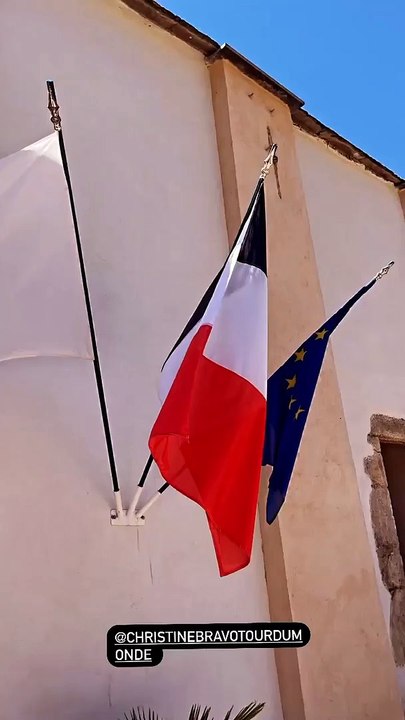 Christine Bravo sublime mariée en Corse avec son époux Stéphane Bachot, 11 juin 2022