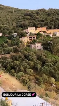 Christine Bravo sublime mariée en Corse avec son époux Stéphane Bachot, 11 juin 2022